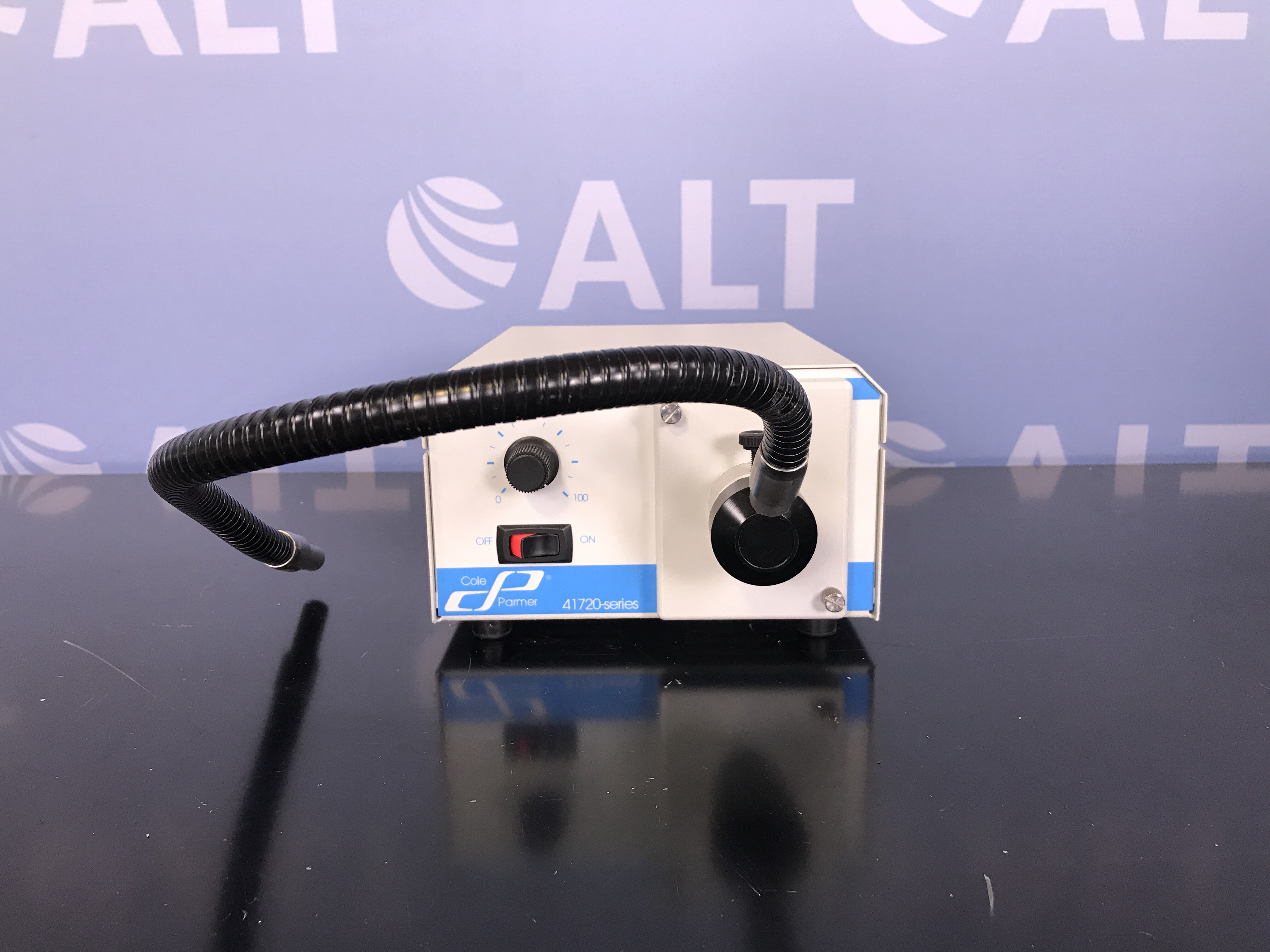 Cole-Parmer Model 41720-20 Fiber Optic Illuminator Image
