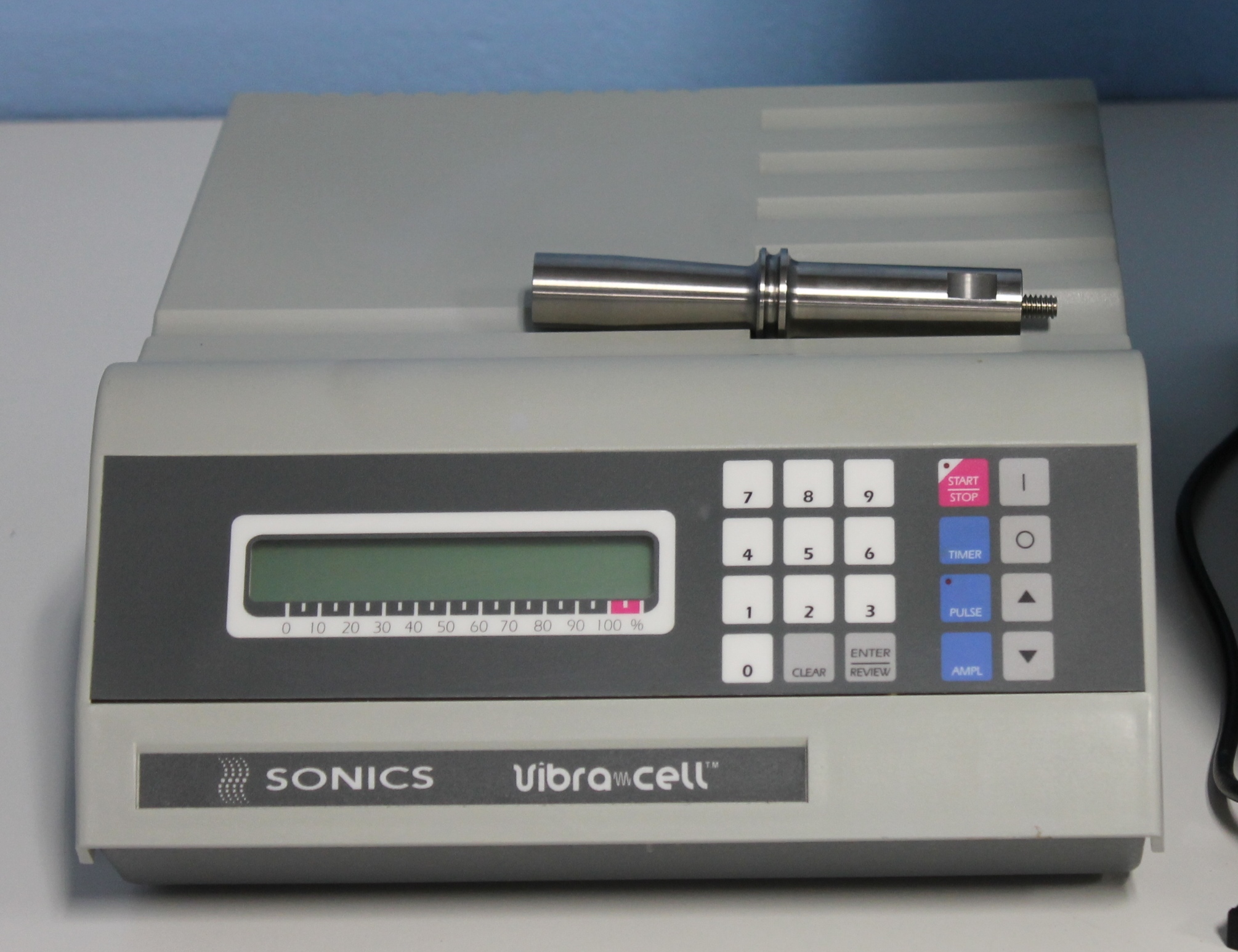sonics-vibra-cell-vcx130-ultrasonic-processor-with-sound-abating-enclo