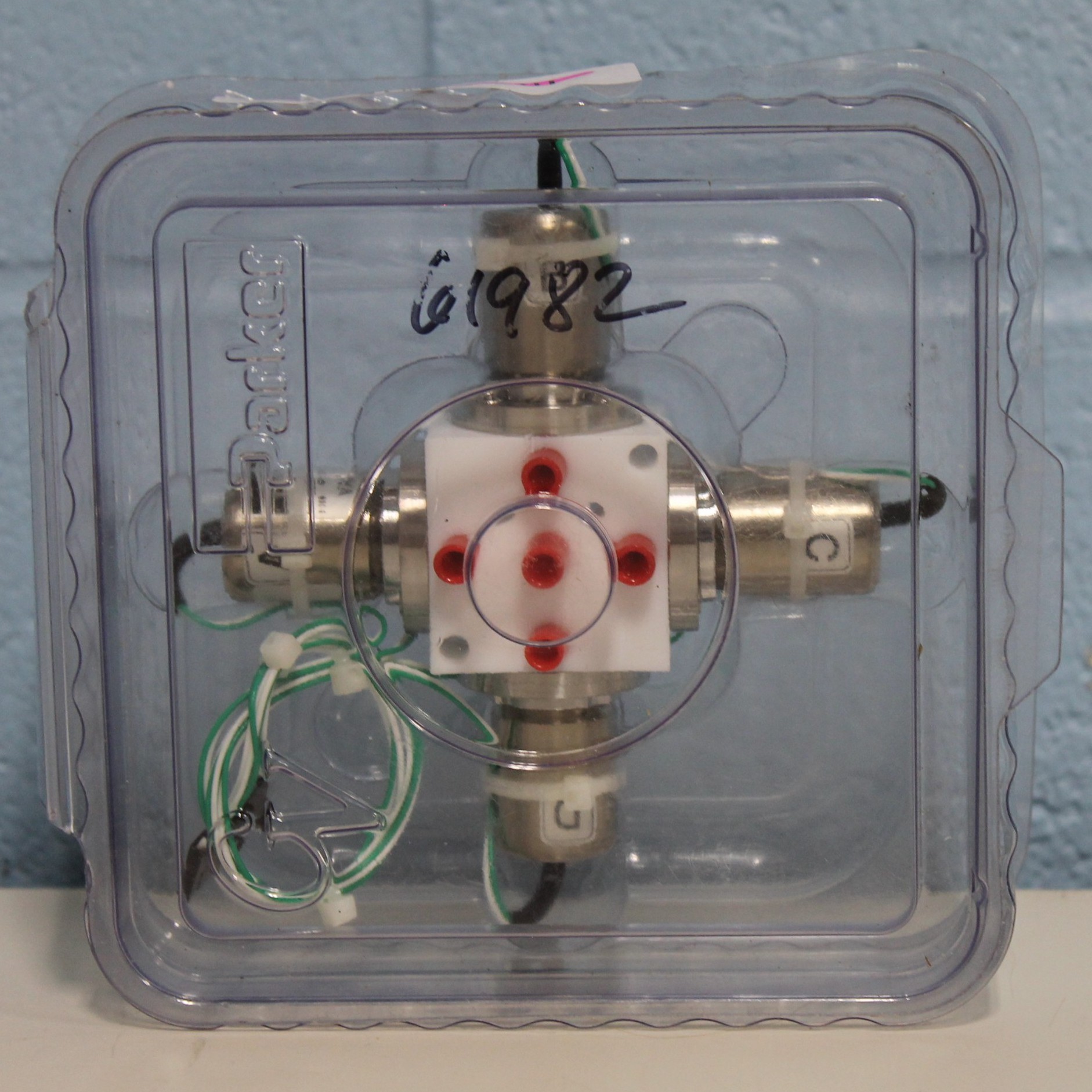 ALT ITEM: 19853 | 18 Series Chemically Inert Manifold Valve