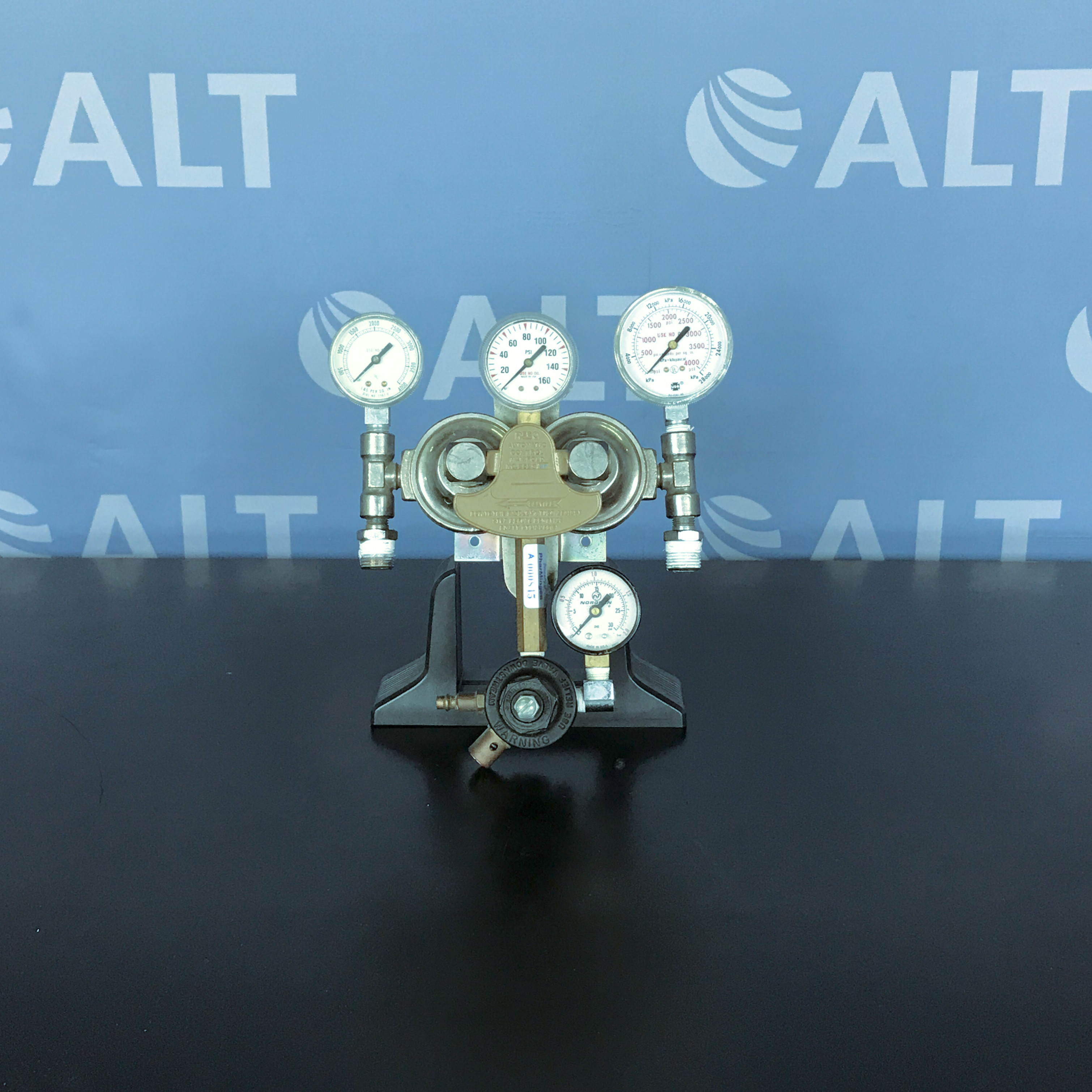 Used Lab Equipment - Rego Automatic Control Manifold 2523 7