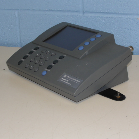 ALT ITEM: 14177 | 220 pH/mV/Temperature/Conductivity Meter