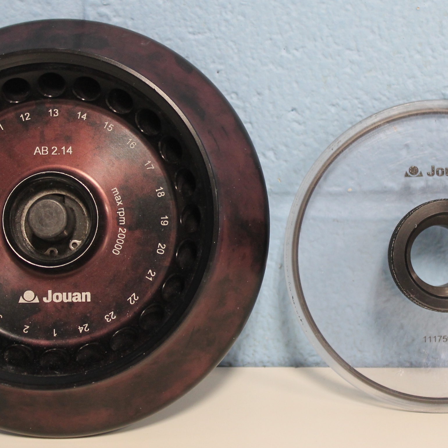 ALT ITEM: 22173 | AB 2.14 Sealed 24-Place Fixed Angle Rotor