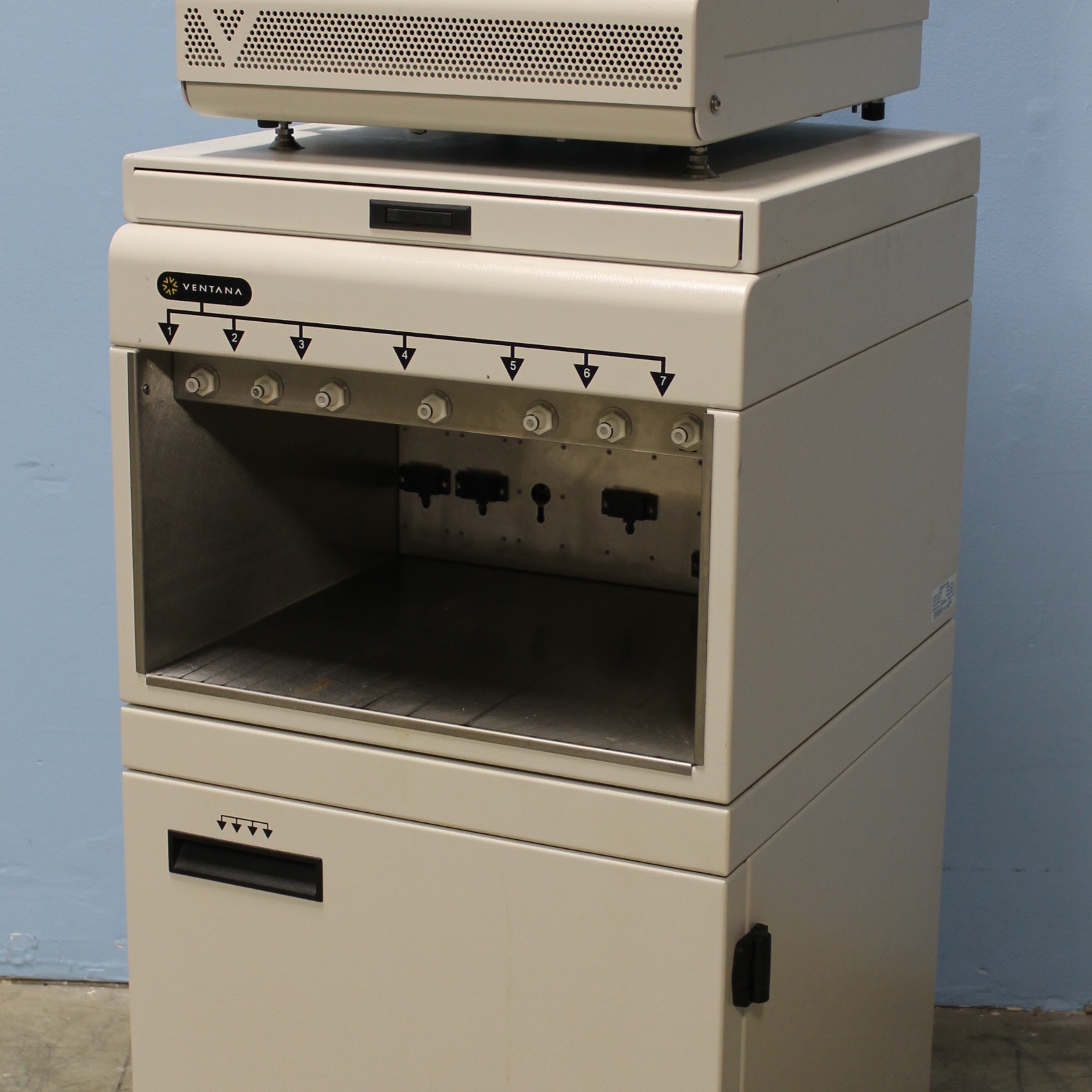 ALT ITEM: 21244 | Discovery Slide Staining System Cat No. 750-200