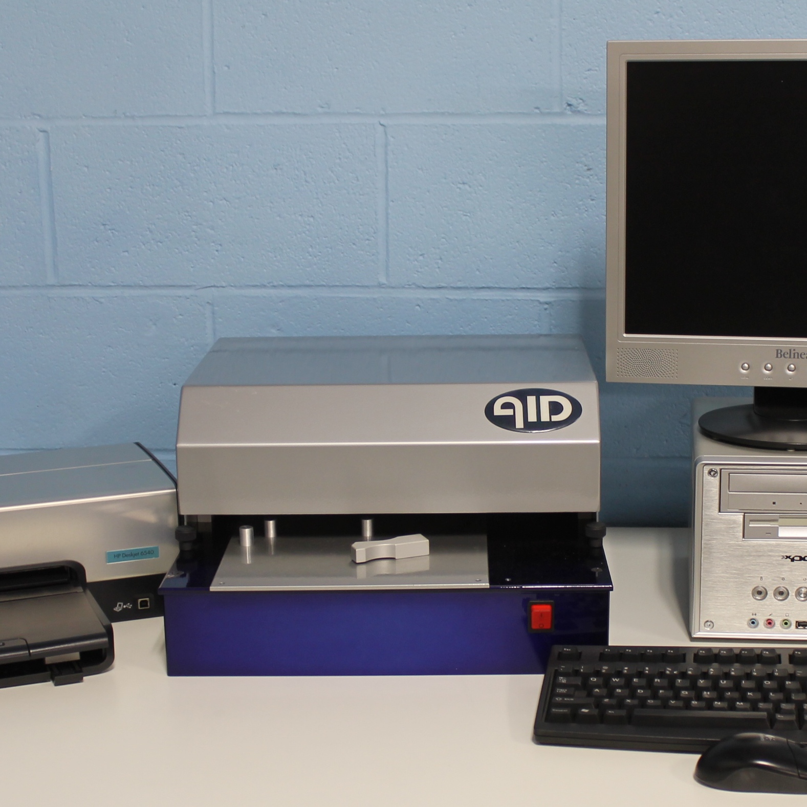 Used Lab Equipment - AID EliSpot Reader System ELR04 9