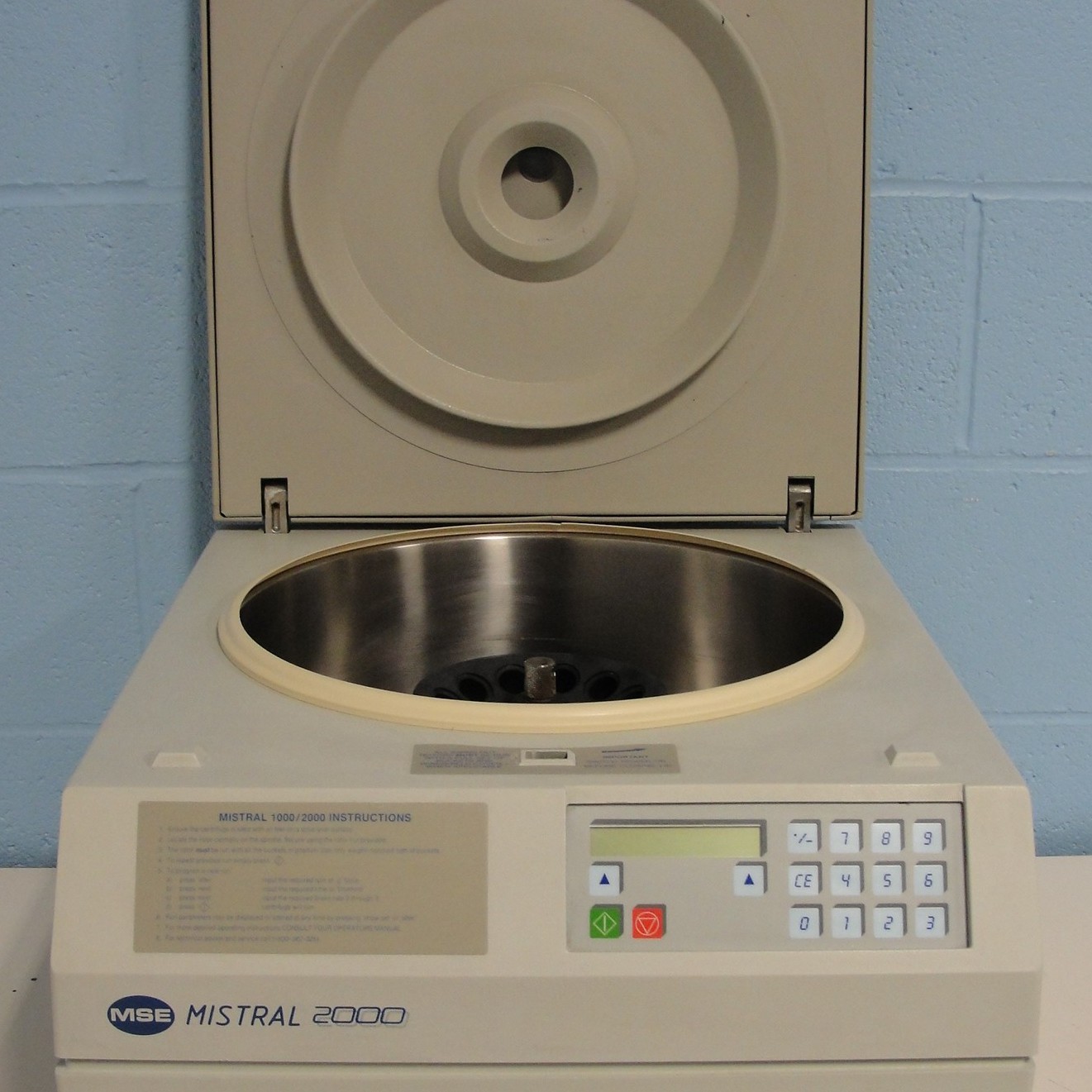 ALT ITEM: 16398 | Mistral 2000 Centrifuge with Rotor