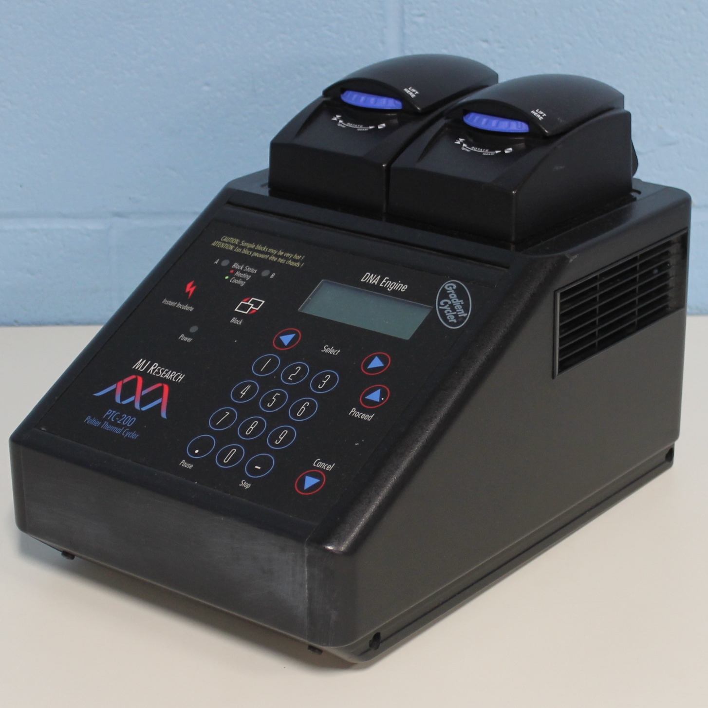 refurbished-mj-research-ptc-200-gradient-peltier-thermal-cycler-with