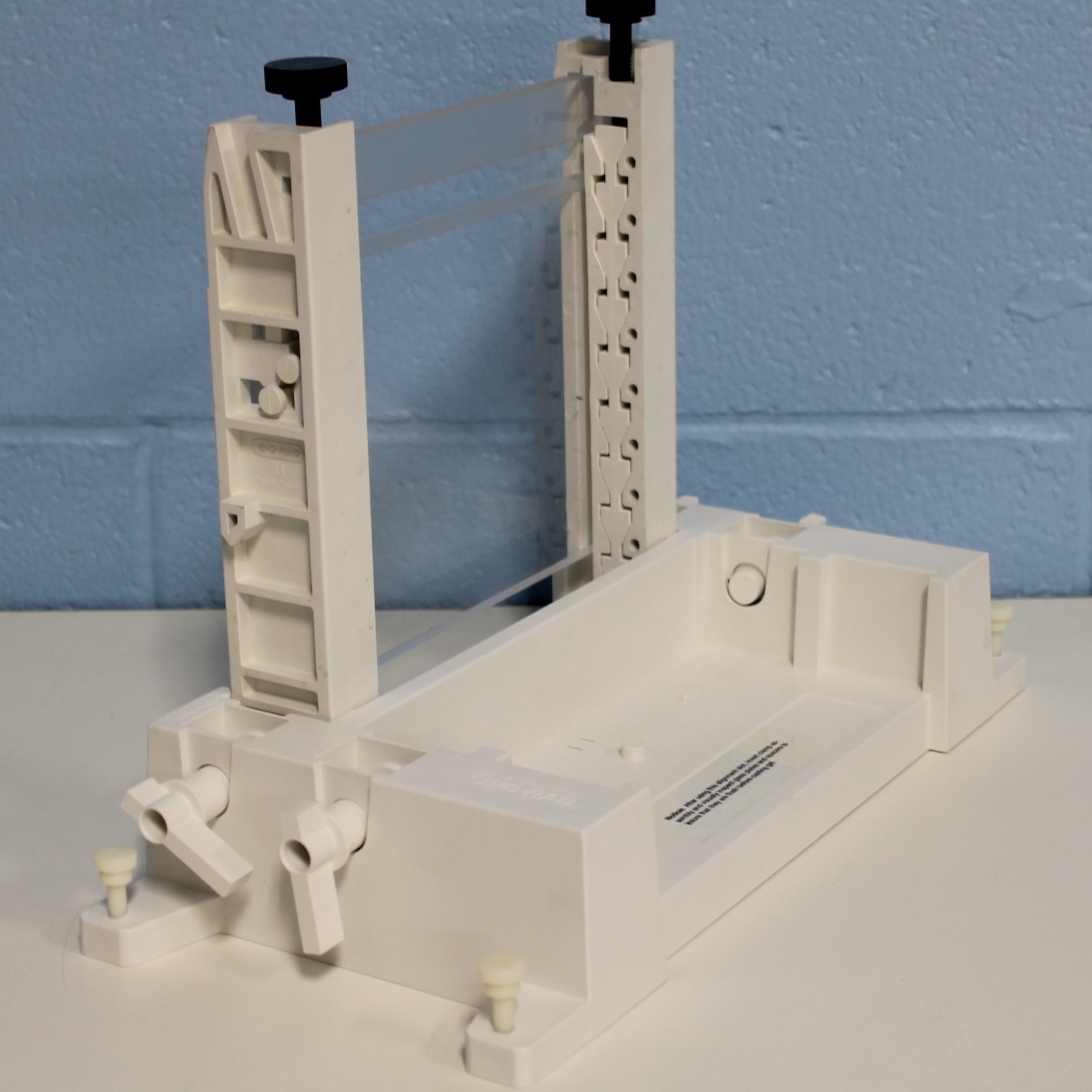 ALT ITEM: 22654 | Protean II Electrophoresis Vertical Casting Stand